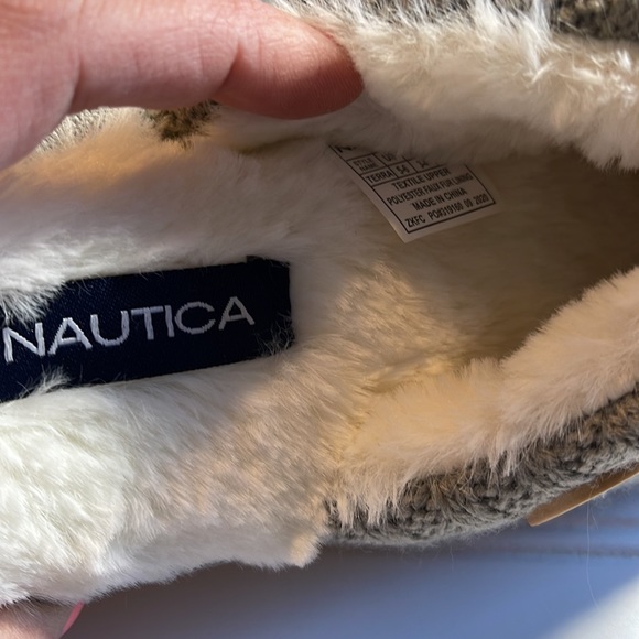 Like new nautica cable slippers gray size 5-6 - Picture 6 of 7